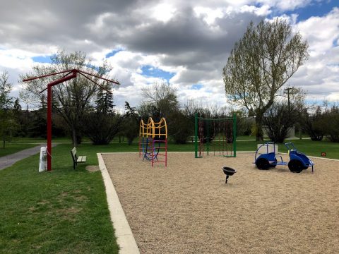 Rotary Park Playground and Spray Park - calgaryplaygroundreview.com