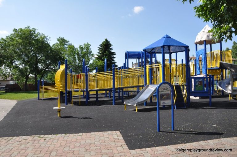 Rainbow Park Playground - calgaryplaygroundreview.com