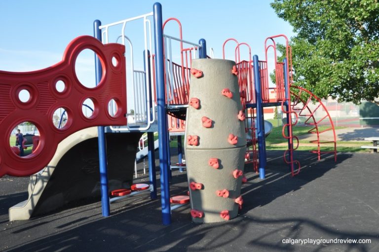 Simons Valley School Playground - calgaryplaygroundreview.com