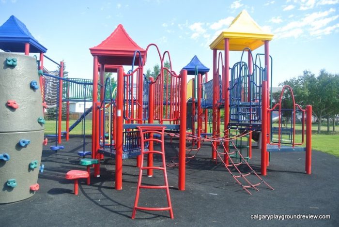 Applestone Park Playground - Applewood - calgaryplaygroundreview.com