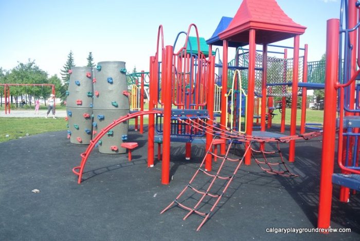 Applestone Park Playground - Applewood - calgaryplaygroundreview.com