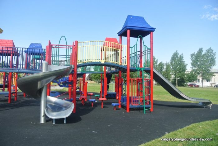 Applestone Park Playground - Applewood - calgaryplaygroundreview.com