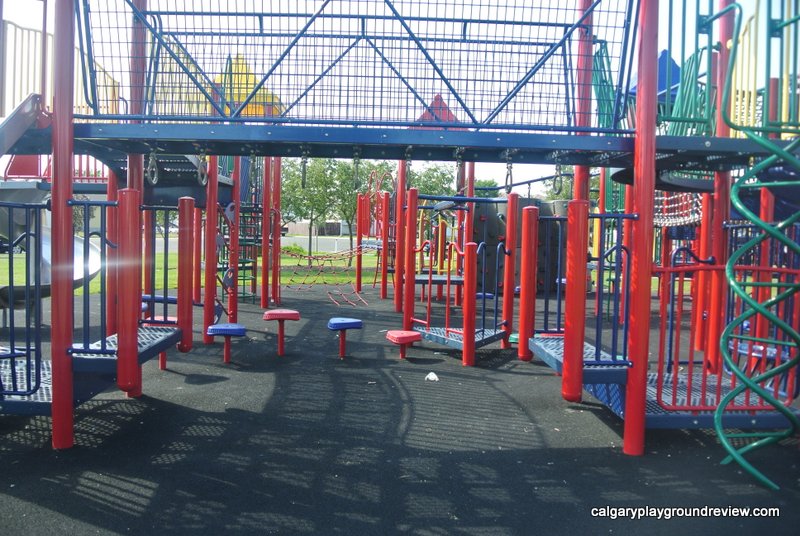 Applestone Park Playground - calgaryplaygroundreview.com