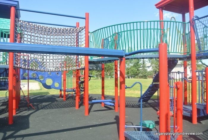 Applestone Park Playground - Applewood - calgaryplaygroundreview.com