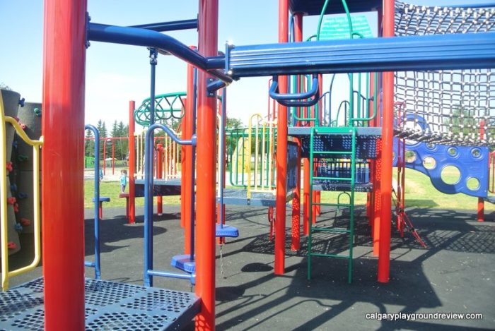 Applestone Park Playground - Applewood - calgaryplaygroundreview.com