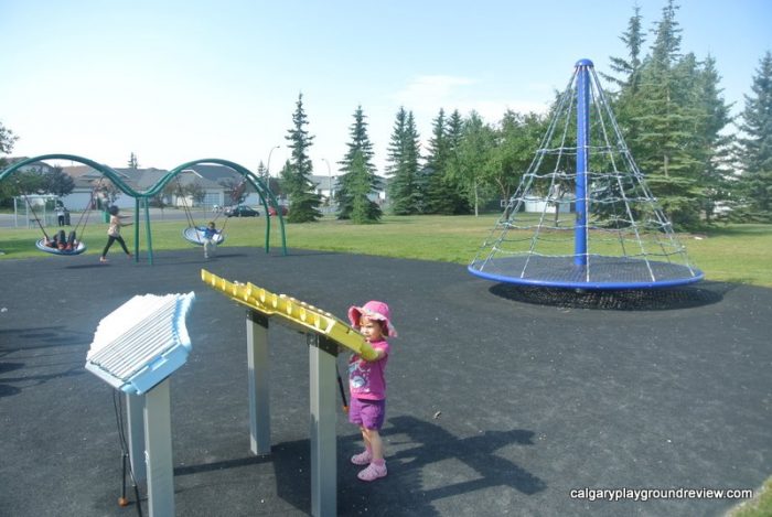 Applestone Park Playground - Applewood - calgaryplaygroundreview.com