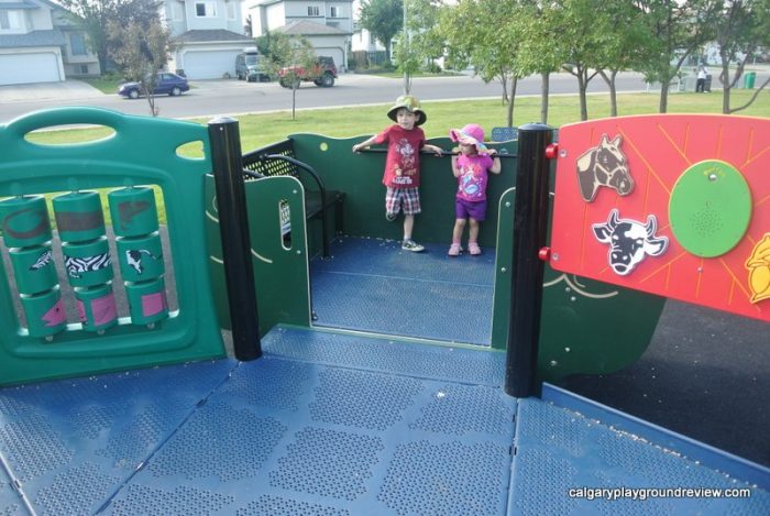 Applestone Park Playground - Applewood - calgaryplaygroundreview.com