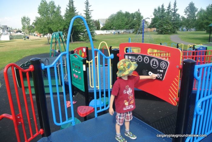 Applestone Park Playground - Applewood - calgaryplaygroundreview.com