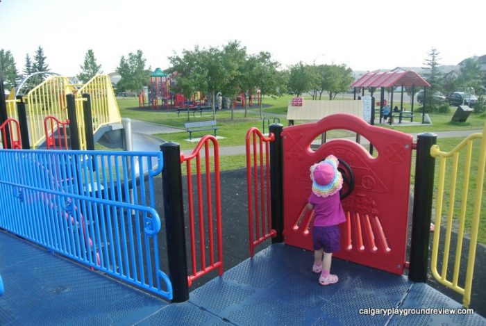 Applestone Park Playground - Applewood - calgaryplaygroundreview.com