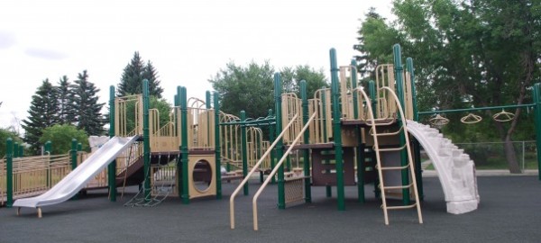 st andrews heights playground