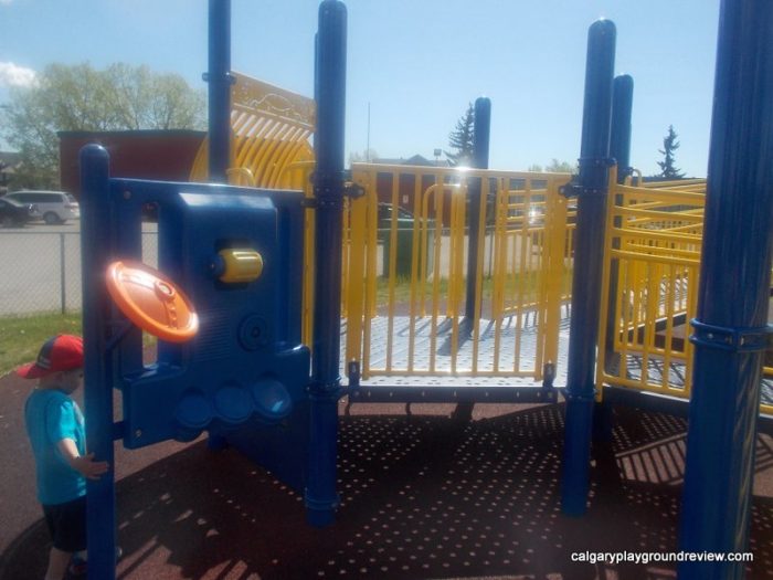 Poplar Rd Playground - calgaryplaygroundreview.com