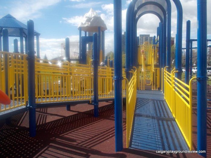 Poplar Rd Playground - calgaryplaygroundreview.com