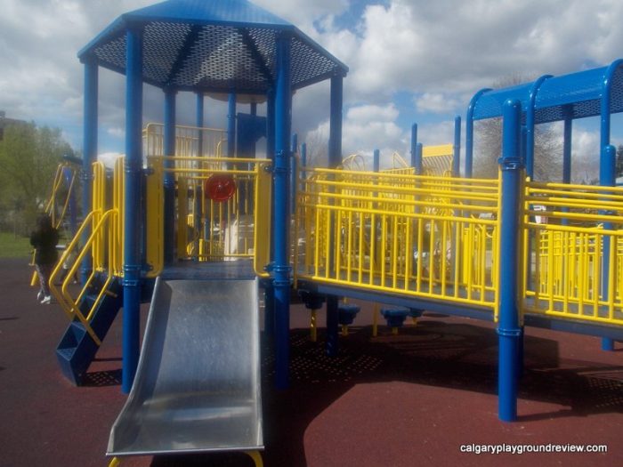 Poplar Rd Playground - calgaryplaygroundreview.com