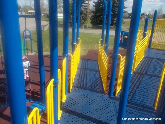 Poplar Rd Playground - calgaryplaygroundreview.com