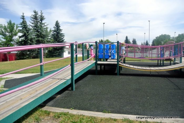 Haultain Memorial School - calgaryplaygroundreview.com