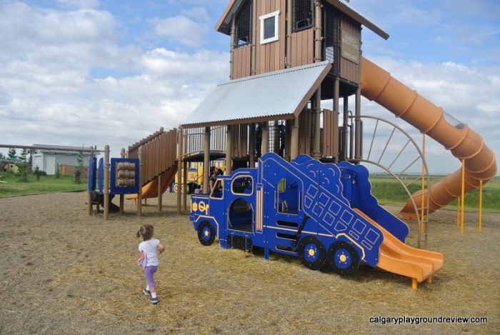 Irricana Grain Elevator Playground - calgaryplaygroundreview.com