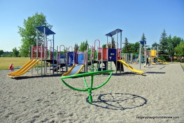 Yellow Slide Playground - Deer Run/Deer Ridge - calgaryplaygroundreview.com