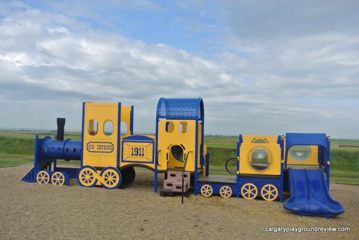 Irricana Grain Elevator Playground - calgaryplaygroundreview.com