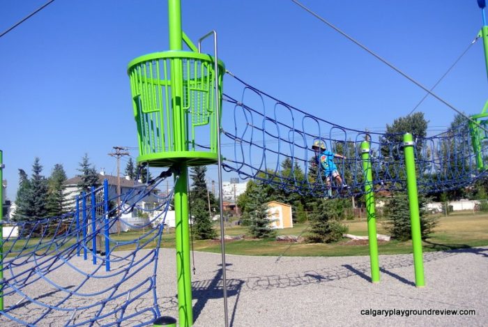 Col Walker School Playground - calgaryplaygroundreview.com