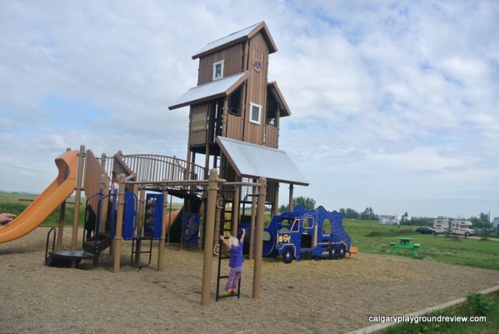 Irricana Grain Elevator Playground - calgaryplaygroundreview.com