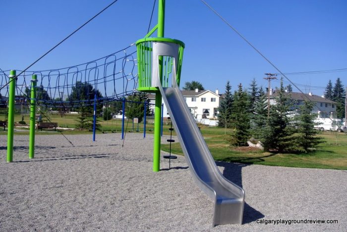 Col Walker School Playground - calgaryplaygroundreview.com