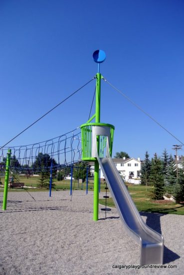 Col Walker School Playground - calgaryplaygroundreview.com