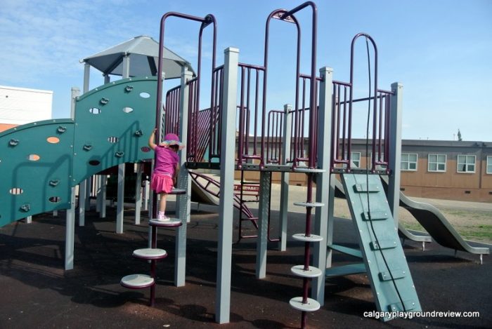 St. Jerome School Playground - calgaryplaygroundreview.com