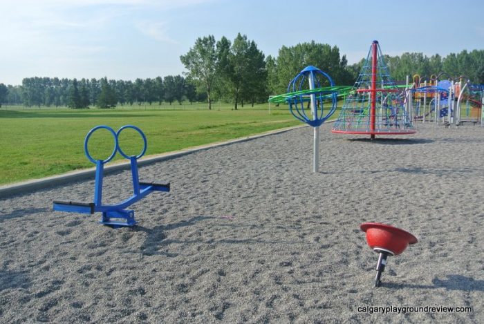 Colingwood School Playground - calgaryplaygroundreview.com