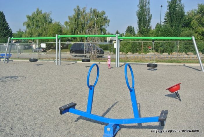 Colingwood School Playground - calgaryplaygroundreview.com