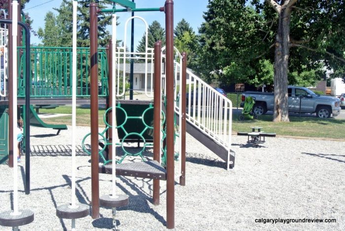  Kingsland 70th Avenue Playground - calgaryplaygroundreview.com