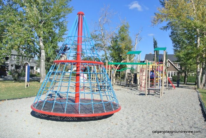 Westmount Playground - calgaryplaygroundreview.com