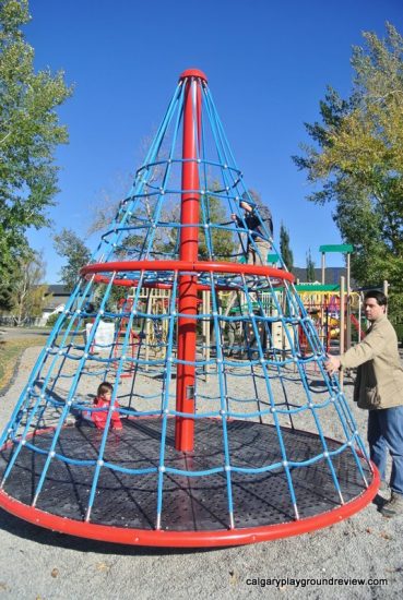 Westmount Playground - calgaryplaygroundreview.com