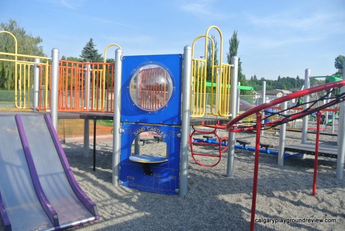 Colingwood School Playground - calgaryplaygroundreview.com