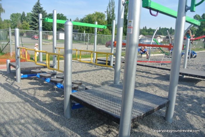 Colingwood School Playground - calgaryplaygroundreview.com