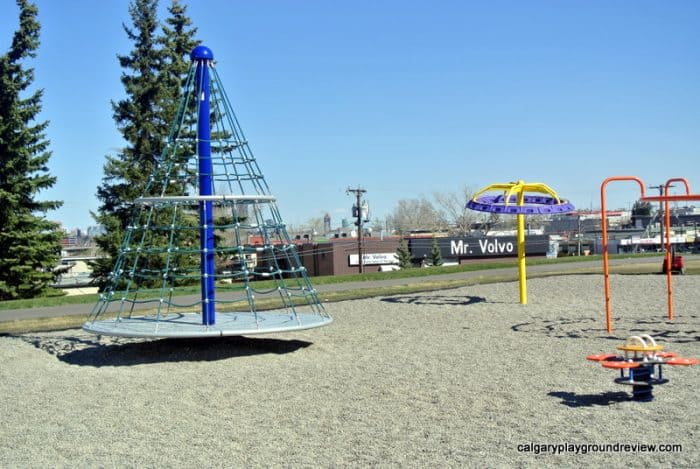 Flint Park Playground - calgaryplaygroundreview.com