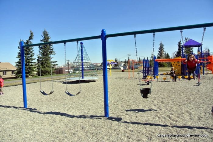 Flint Park Playground - calgaryplaygroundreview.com