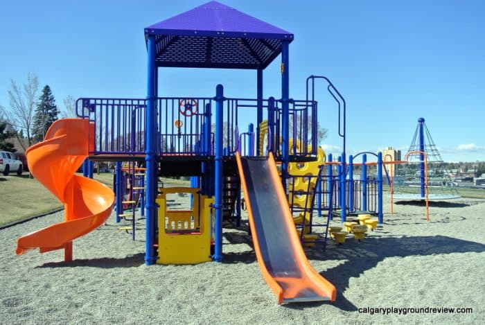 Flint Park Playground - calgaryplaygroundreview.com