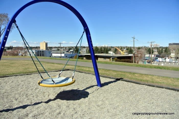 Flint Park Playground - calgaryplaygroundreview.com