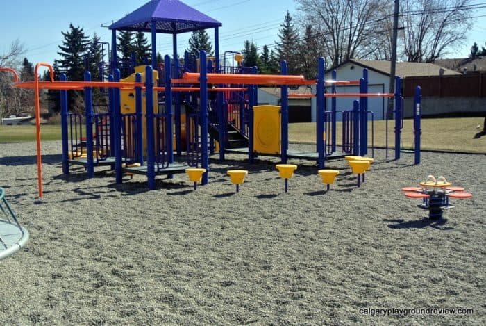 Flint Park Playground - calgaryplaygroundreview.com