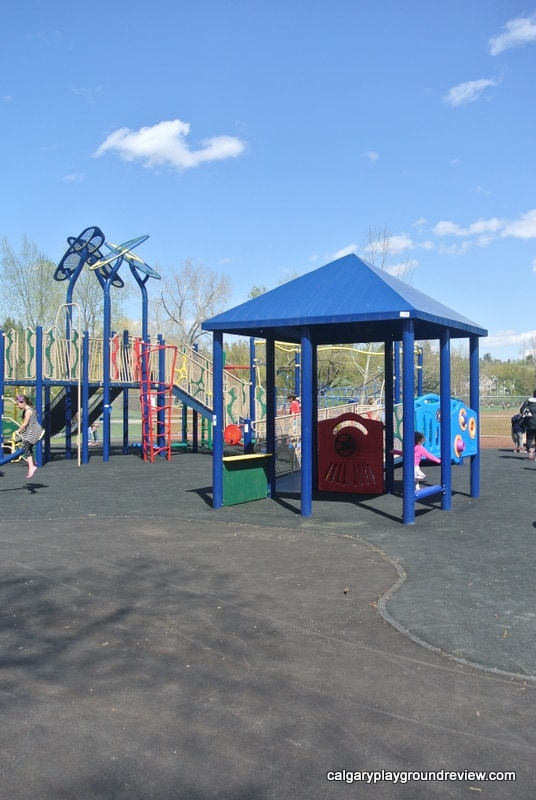 Riley Park Playground - calgaryplaygroundreview.com