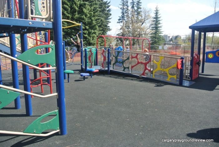 Riley Park Playground - calgaryplaygroundreview.com