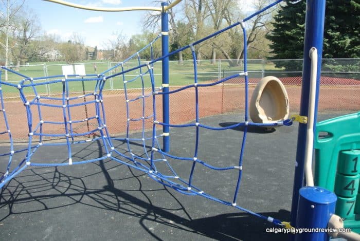 Riley Park Playground - calgaryplaygroundreview.com