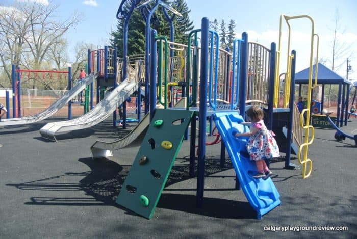 Riley Park Playground - calgaryplaygroundreview.com