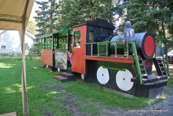 Sunnybrook Farm Playground - Red Deer - calgaryplaygroundreview.com