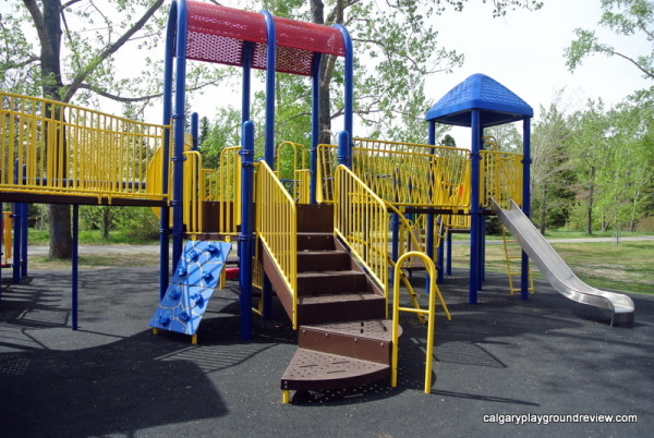 Bowness Park Playground - calgaryplaygroundreview.com
