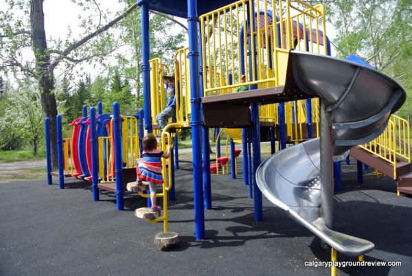 Bowness Park Playground - calgaryplaygroundreview.com