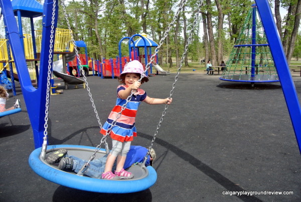 Bowness Park Playground - calgaryplaygroundreview.com