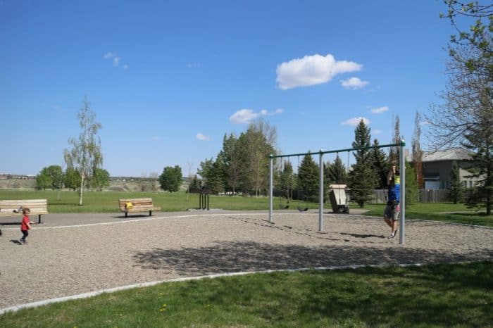 Ridgewood Park - #albertastaycation - calgaryplaygroundreview.com