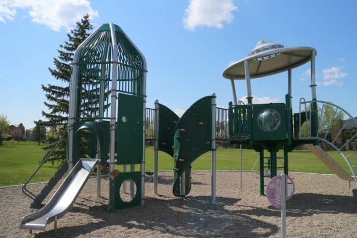 Ridgewood Park - #albertastaycation - calgaryplaygroundreview.com