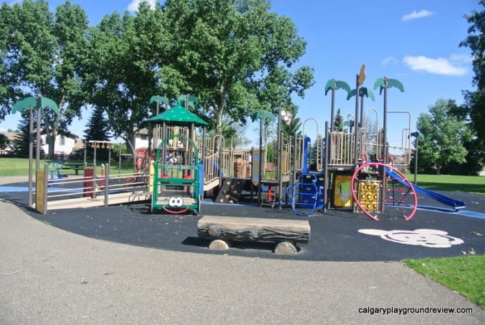 Medicine Hat Playgrounds, Parks and Spray Parks - Ross Glen Towne Centre Playground - Medicine Hat